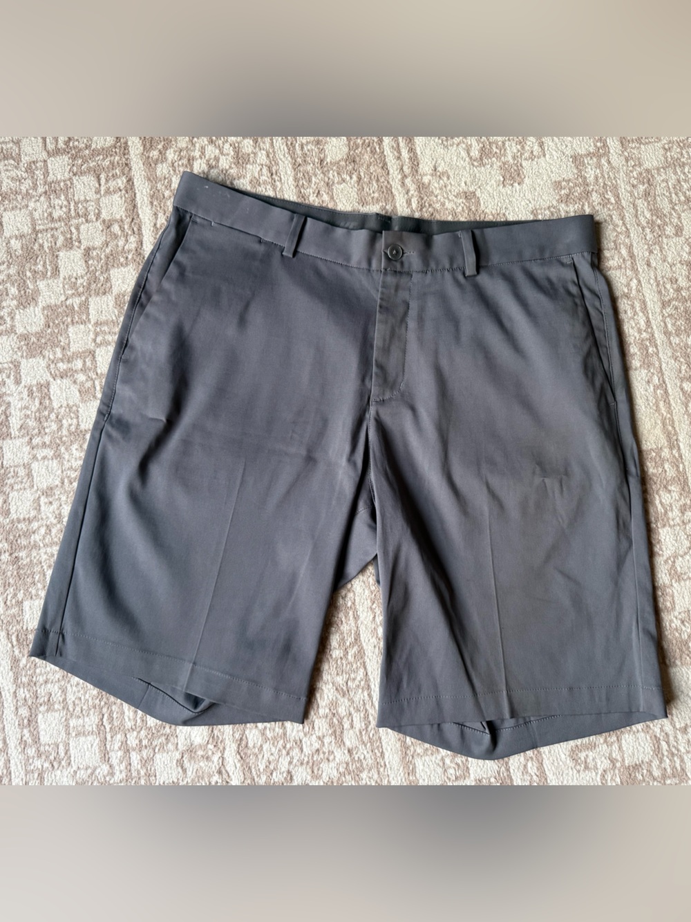 Nike Men's Dark Gray Flat-Front Performance Shorts